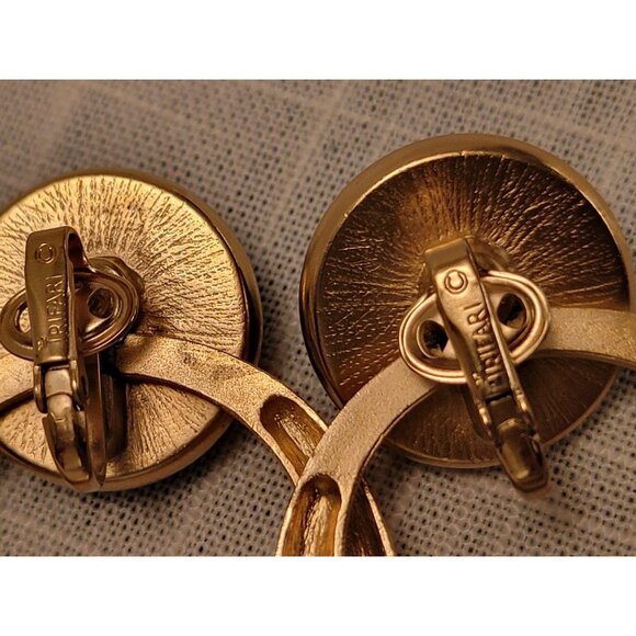 Vintage Trifari Black & Gold Clip-On Earrings & Statement Bead Necklace Set - Picture 6 of 12